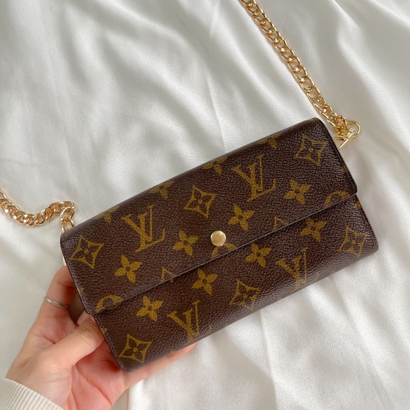 🍒✨Authentic Louis Vuitton wallet on chain 🍒✨ - Picture 5 of 16